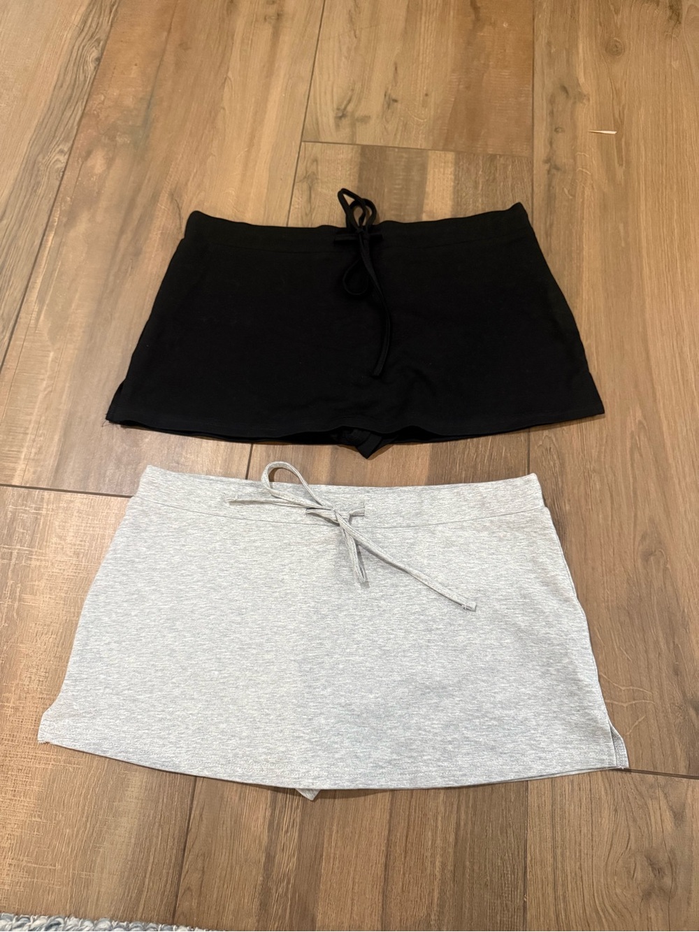2 Edikted Bayside Slitted Micro Skorts - Black and Gray size large